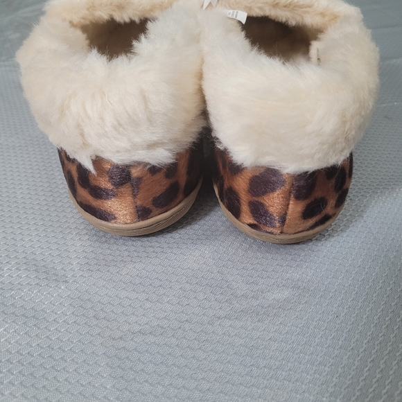 - J.Crew Leopard Calf Hair Moccasin Slippers - Size 8M 9M - Item AF727 - Picture 3 of 8